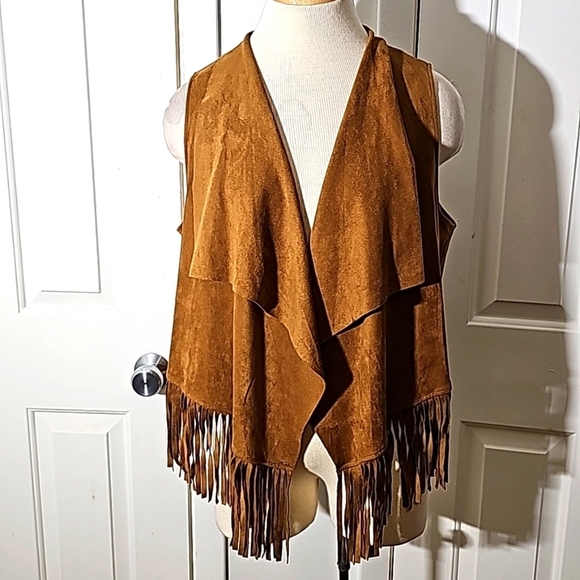 Ones‎ and Amanda western vest with fringe. Size large. Soft and lightweight. - Picture 1 of 8